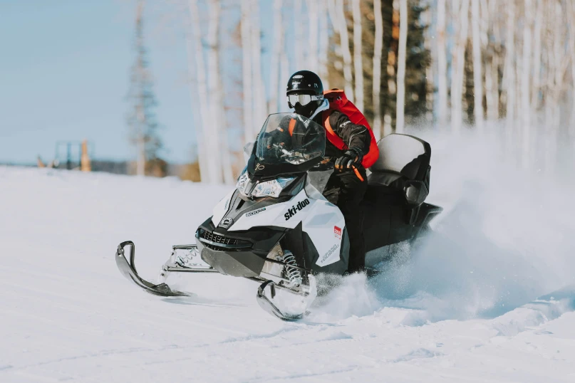Winter Experiences Snow Mobile